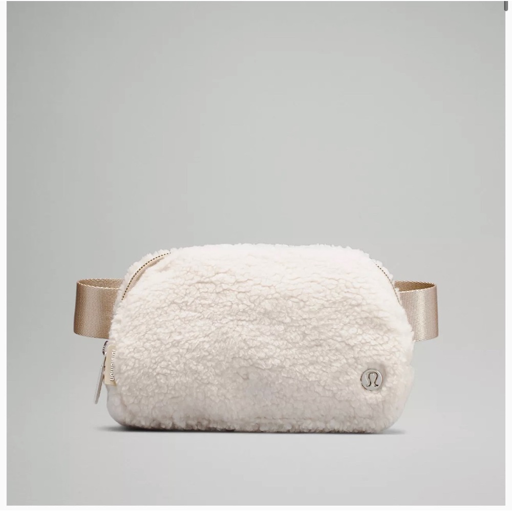 Everywhere Fleece Belt Bag